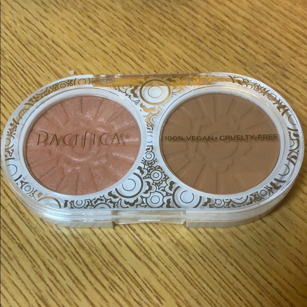 Blush and Bronzer set from Pacifica